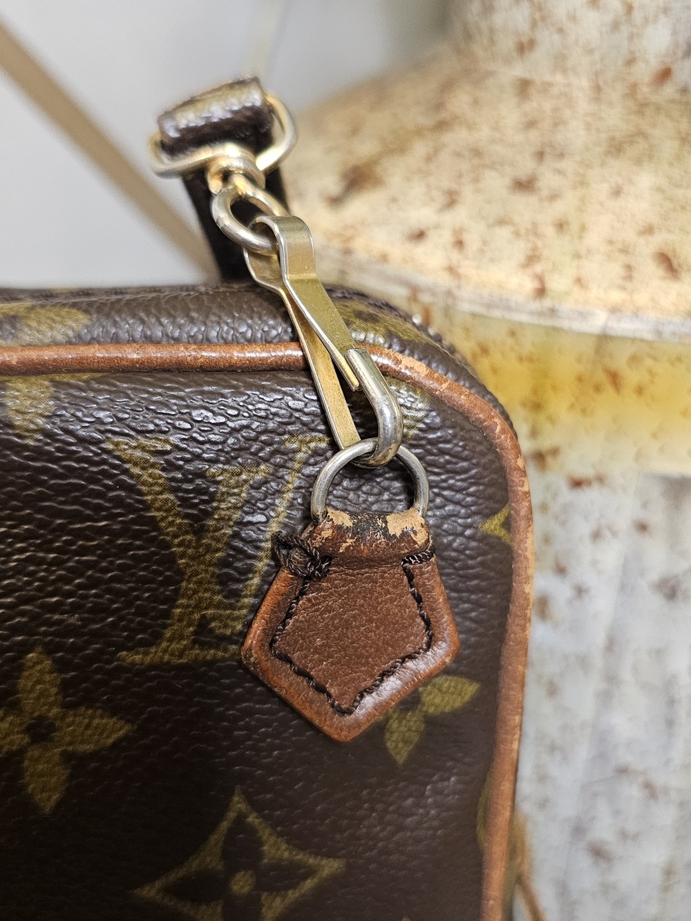 Louis Vuitton Danube Mini Crossbody Bag With COA. - Picture 14 of 16